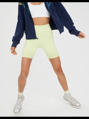 NEW Offline by Aerie High-Rise Light Lime 7" Bike Shorts Size Large